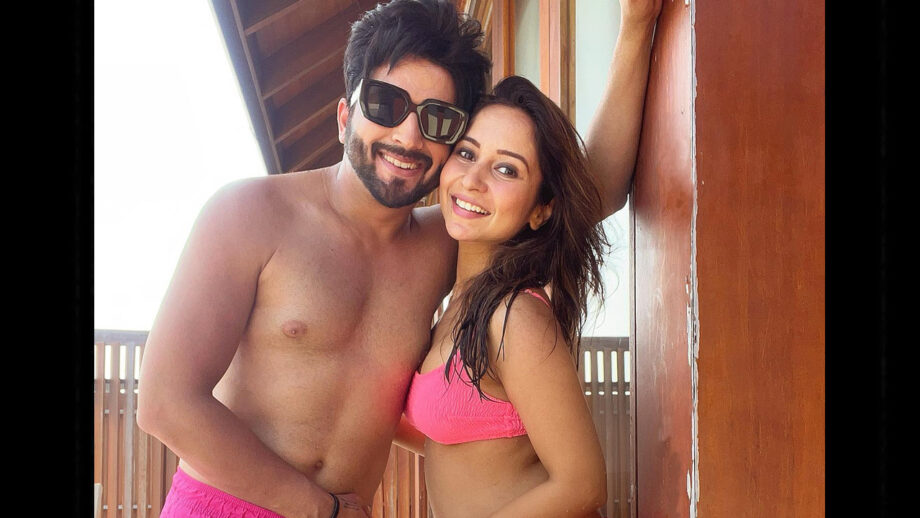 Dheeraj Dhoopar and Vinny Arora get romantic in swimwear